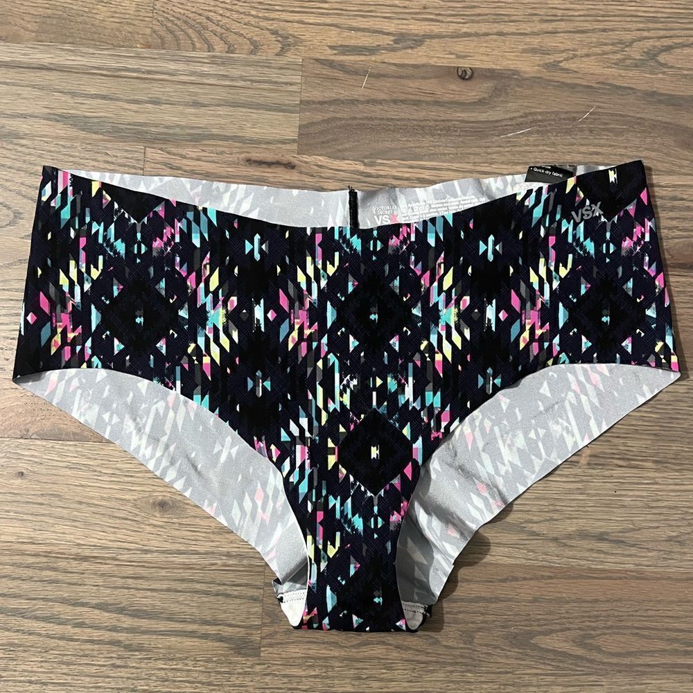 Victorias Secret VSX Sport YOGA Seamless No Show Hiphugger panty multicolor L